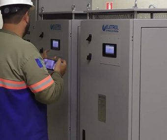 Retificador carregador de Baterias